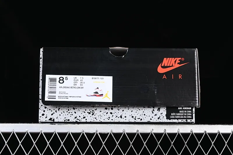 All categories Air Jordan Jordan series basketball shoes Air Jordan 5 Air Jordan 5 Low "Fire Red" AJ5 Joe 5 white and red low-top basketball shoes 819171-101